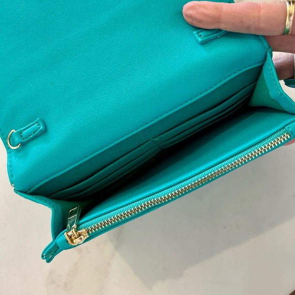 Bebe Turquoise Teal Gold Studded Crossbody Clutch Purse Bag EUC - Picture 13 of 13